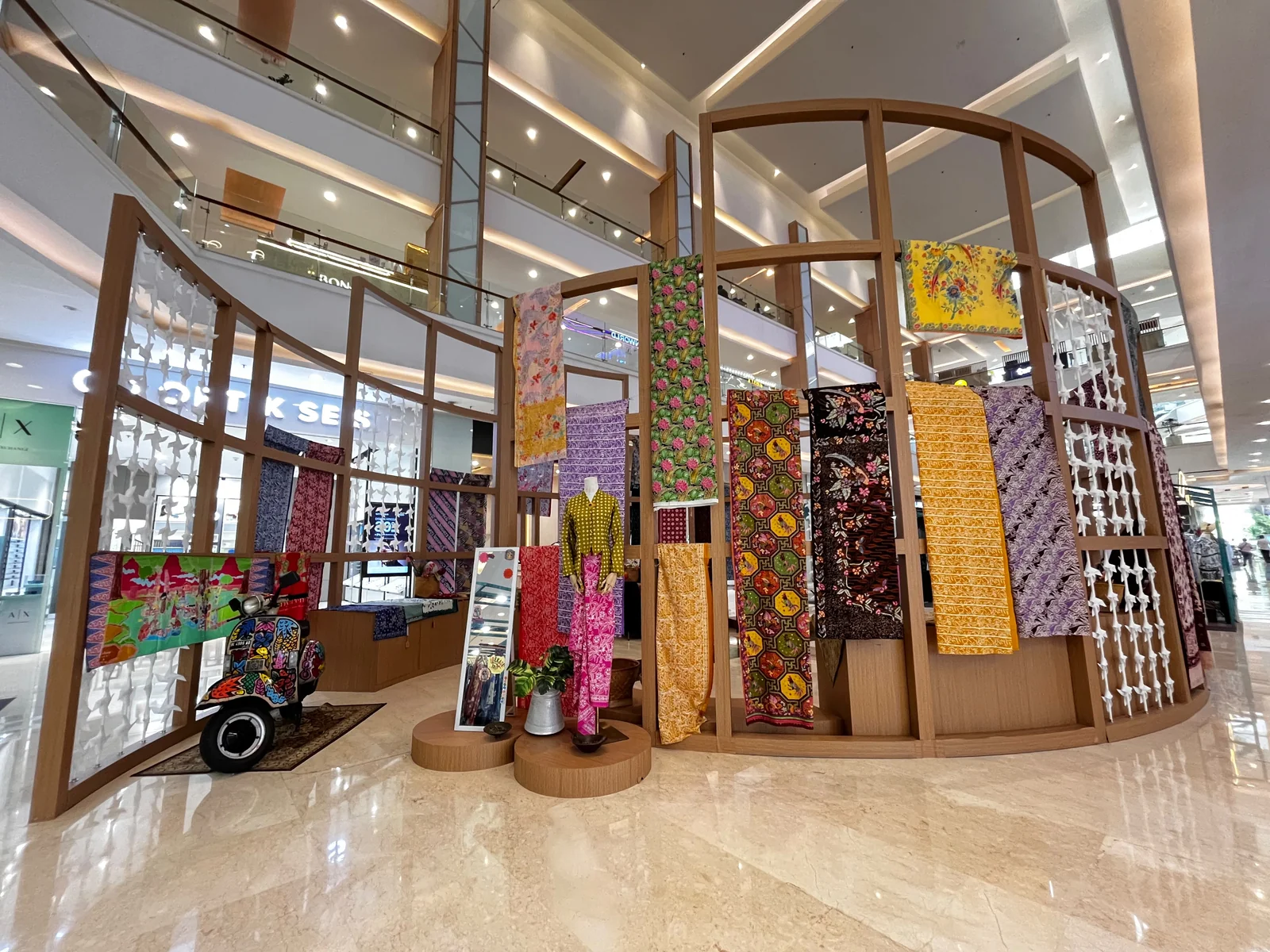 Wastra Nggak Cuma Kain! Yuk, Jelajahi Wastra Tanpa Batas - Grand Galaxy Park